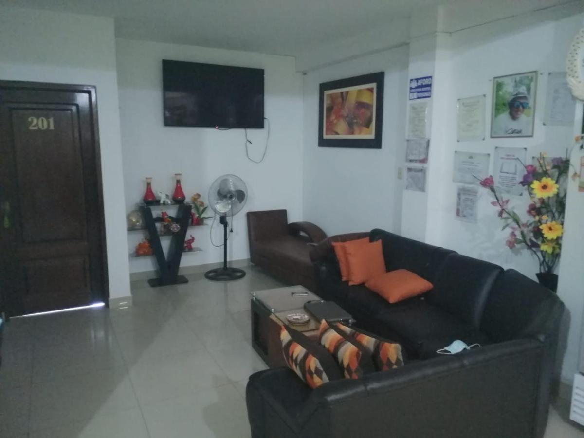 Hospedaje Renzo Tarapoto Ngoại thất bức ảnh