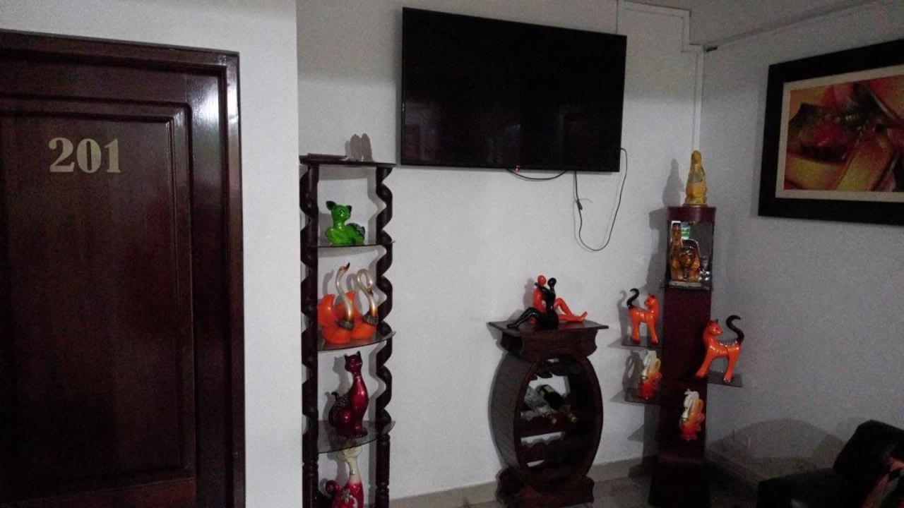 Hospedaje Renzo Tarapoto Ngoại thất bức ảnh