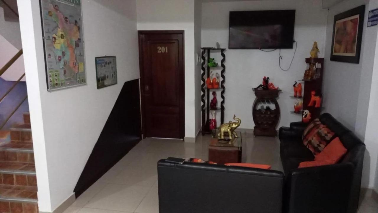 Hospedaje Renzo Tarapoto Ngoại thất bức ảnh